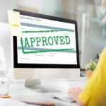 Poduszka podróżna: Jak jej używać, by podróż była wygodna?